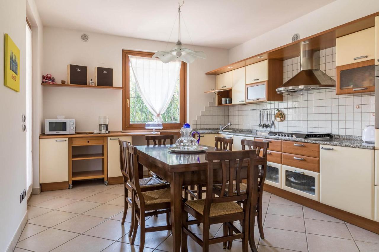 מנרבה דל גארדה Villa Oleander מראה חיצוני תמונה